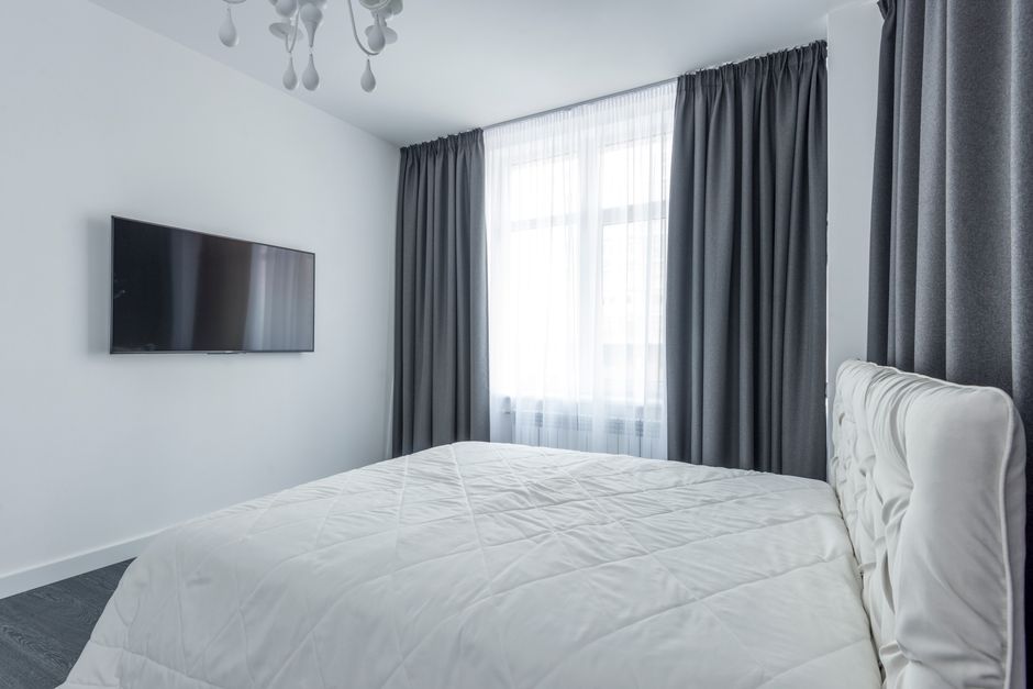 How to Blackout a Bedroom Without Drilling